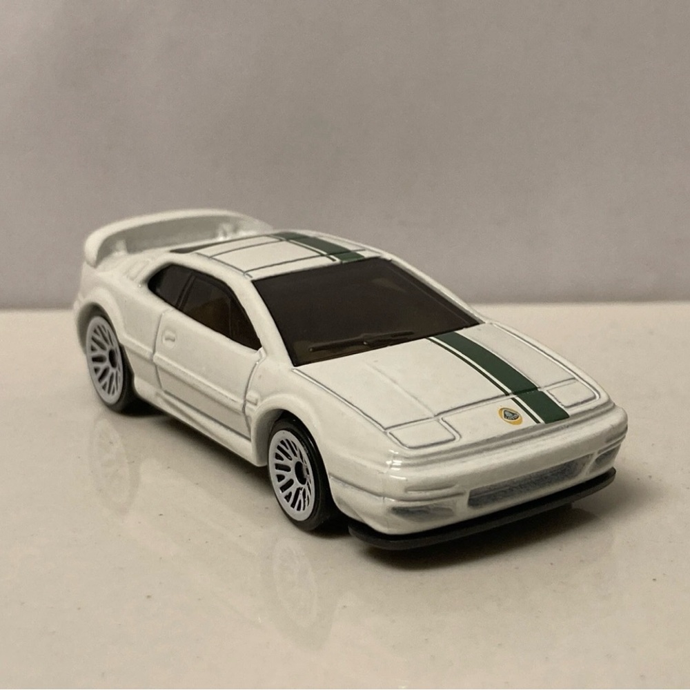 1994-2004 Lotus Esprit S4 V8 Collectible 1/64 Scale Diecast Diorama Model